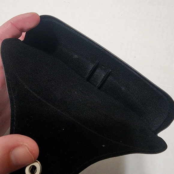 RAY-BAN Black Pebbled Leather Sunglasses Case - Picture 8 of 8